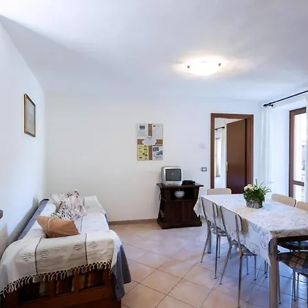 Apartment Casa Rita 3 In Vesio
