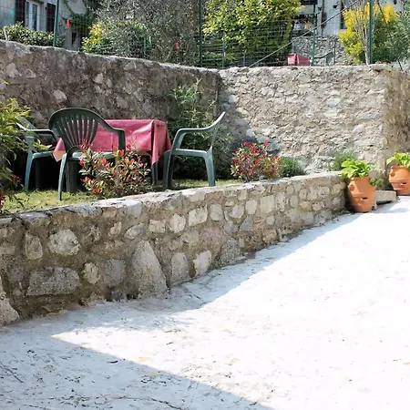 Apartment Casa Rita 3 In Vesio *