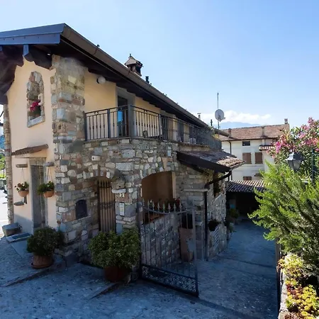 Apartment Casa Rita 3 In Vesio *