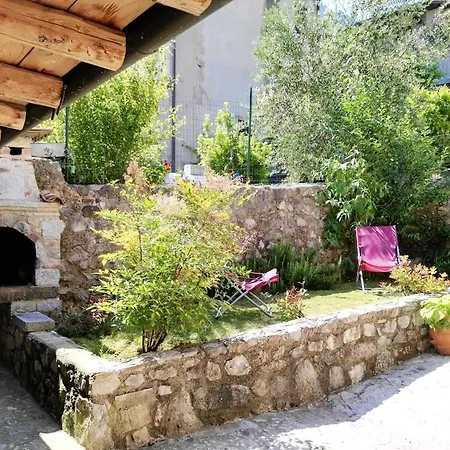 Apartment Casa Rita 3 In Vesio *